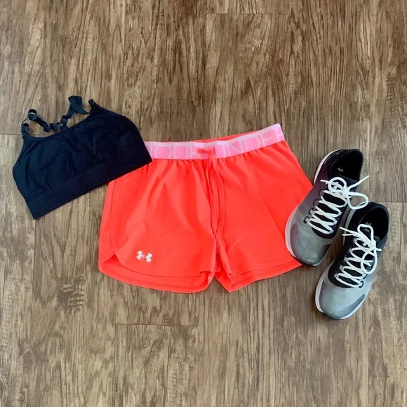 Women’s UA shorts - Picture 2 of 8